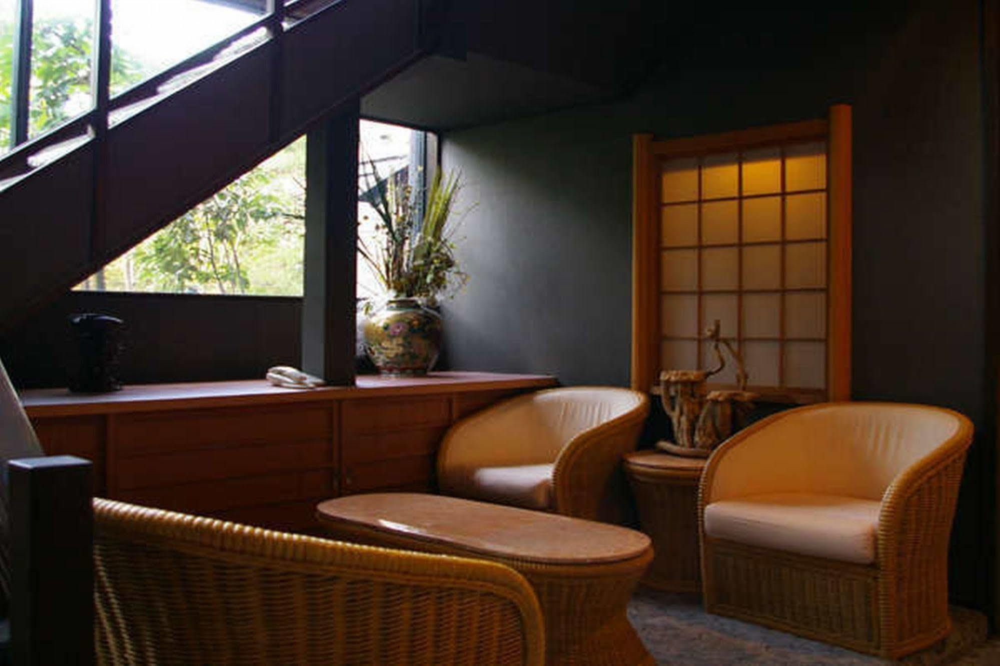 Yuraku Hotel Awara Bagian luar foto
